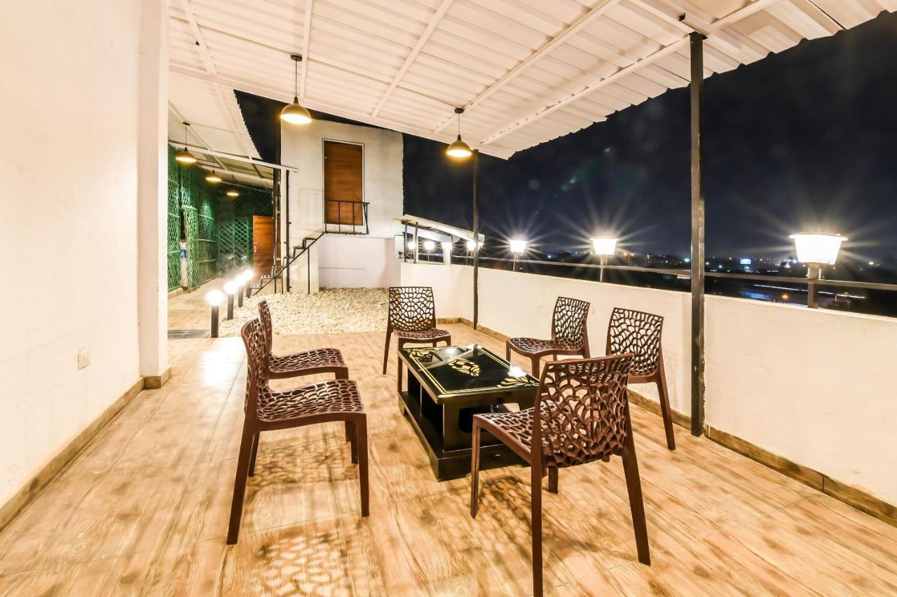 Capital O 19133 Oak Tree Hotel New Delhi Luaran gambar