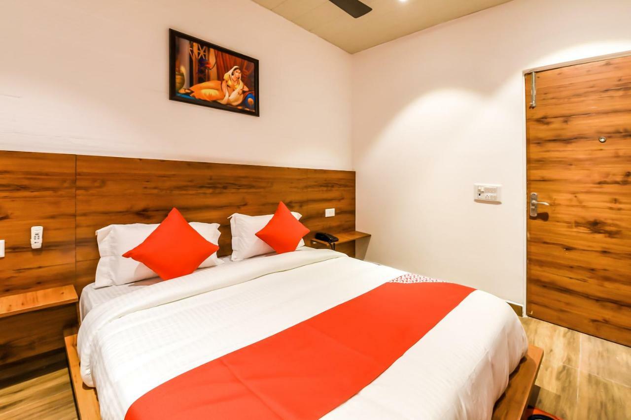 Capital O 19133 Oak Tree Hotel New Delhi Luaran gambar
