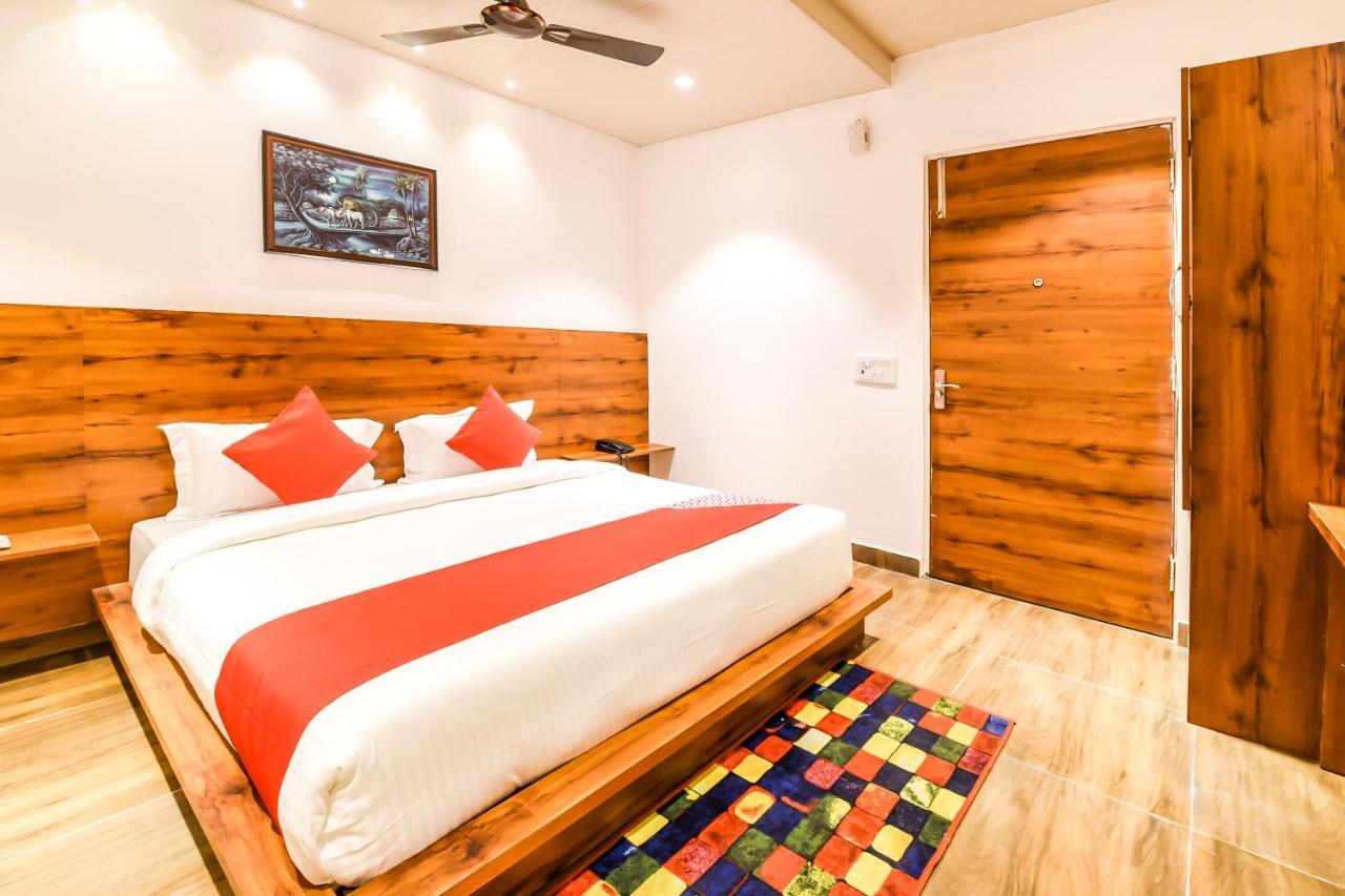 Capital O 19133 Oak Tree Hotel New Delhi Luaran gambar
